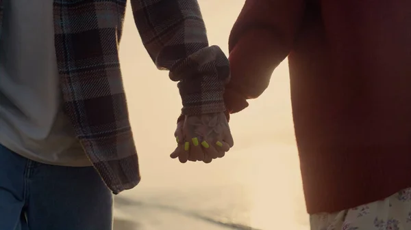 Unrecognizable Couple Holding Hands Sea Beach Loving Girl Guy Walking — Stockfoto