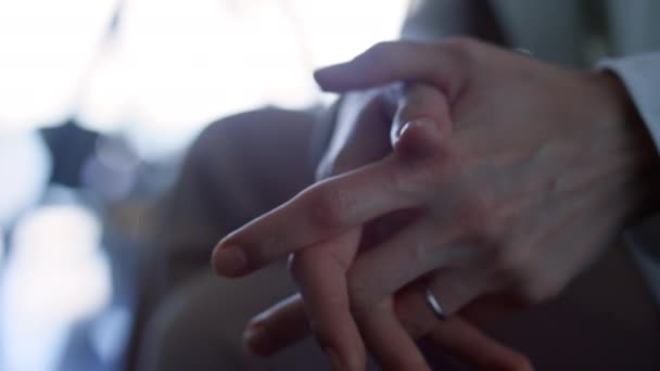Woman Hands Showing Dont Know Gesture Hotel Closeup Anonymous Doubtful — Vídeos de Stock