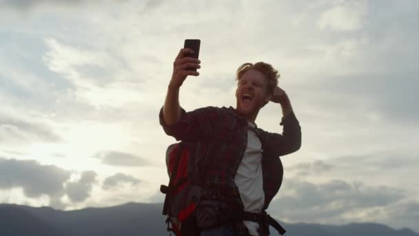 Emotional Hiker Posing Selfie Phone Camera Travel Hipster Take Photo — Vídeos de Stock