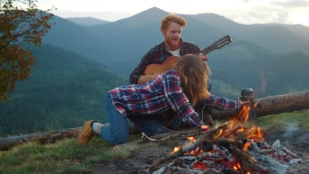 Camping Tourists Enjoy Picnic Mountains Hike Young Couple Relax Bonfire — Stockvideo