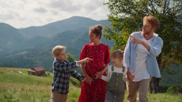 Active Family Enjoying Travel Beautiful Summer Nature Walking Green Mountain — Stockvideo
