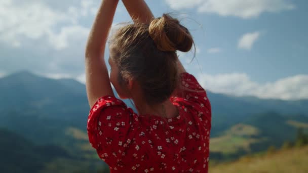 Unknown Woman Enjoying Mountains Beauty Standing Sunlight Outdoors Closeup Back — Vídeos de Stock