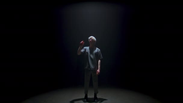 Teenager Touching Air Dark Room Futuristic Guy Experience Cyber Simulator — Stok video