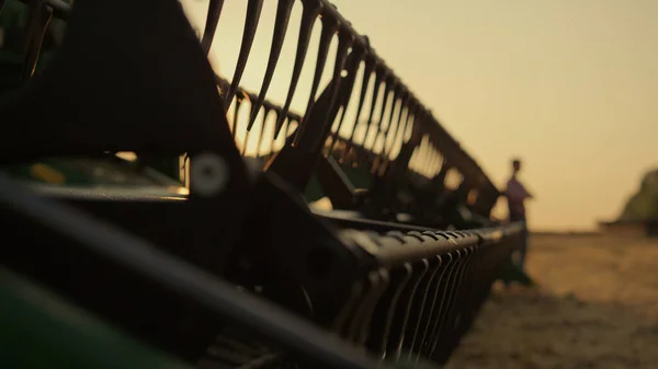 Agronomist Silhouette Rest Wheat Farmland Lean Harvester Machine Golden Sunset — Zdjęcie stockowe