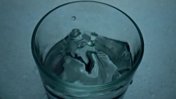 Tablet Dropping Glass Top View Closeup Pure Water Splashing Transparent — Vídeos de Stock