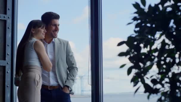 Affectionate Couple Enjoying Ocean View Hotel Newlyweds Spending Summer Vacation — Vídeo de Stock