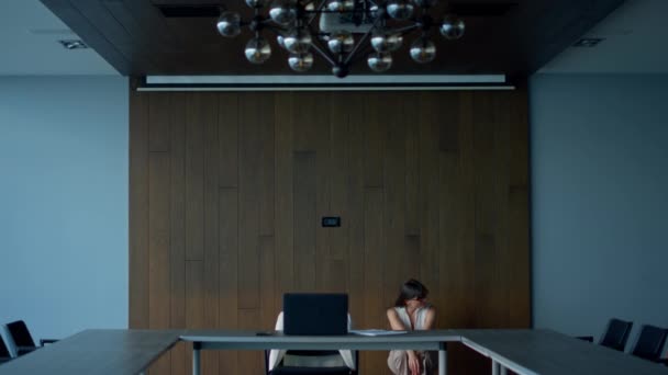 Sad Freelancer Looking Solution Office Thoughtful Woman Walking Meeting Room — Vídeo de Stock