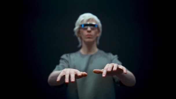 Creative Man Hands Headset Typing Closeup Futuristic Goggles Blonde Guy — Vídeo de stock