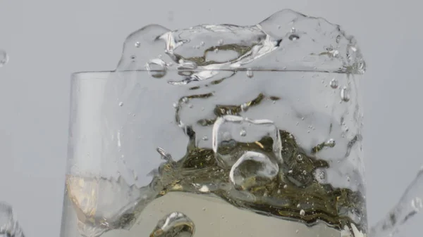 Ice Cube Falling Sparkling Alcohol Drink Super Slow Motion Close — Stock Photo, Image