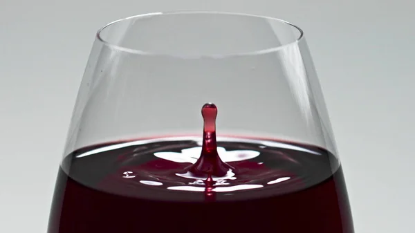 Blob Splashing Wine Glass Closeup Drop Falling Inebriant Beverage Super — Stock Photo, Image