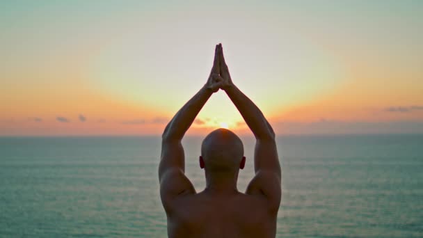 Sunset Silhouette Relaxing Asana Namaste Gesture Sea Unknown Yogi Practicing — Stock Video