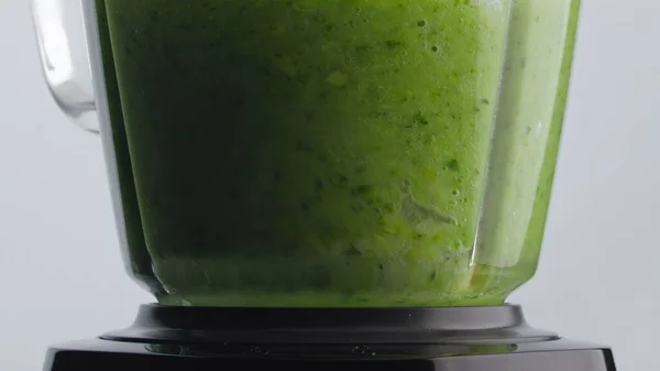 Green Smoothie Blend Mixing Glass Blender Bowl Super Slow Motion — Stock Photo, Image