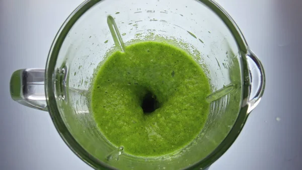 Green Vegan Cocktail Mixing Electric Blender Close Super Slow Motion — Stock Photo, Image