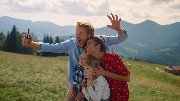 Funny Family Fooling Making Selfie Standing Summer Mountains Side View — Fotografia de Stock