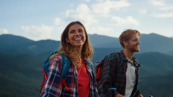 Laughing Couple Trekking Mountains Hike Close Two Tourists Smile Together — Foto Stock