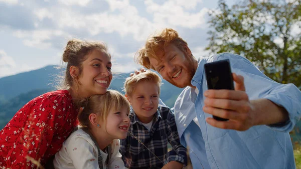 Happy Family Having Video Call Sunny Nature Smiling Young Parents — Fotografia de Stock