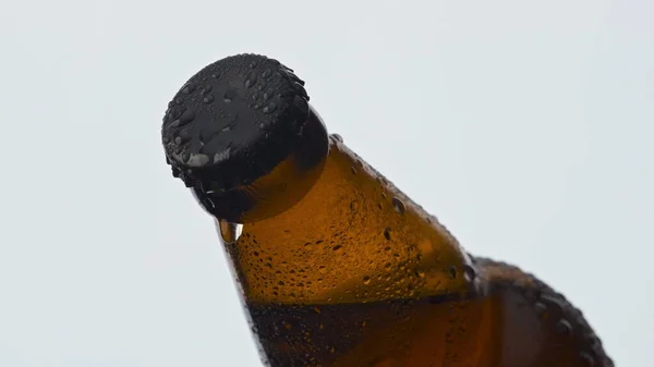 Bebida Álcool Espumante Frasco Closeup Rascunho Não Filtrado Líquido Intoxicante — Fotografia de Stock