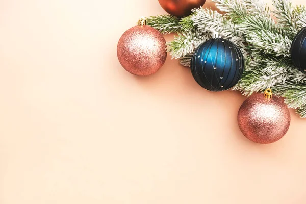 Feliz Natal Feliz Ano Novo Fundo Pastel Com Bolas Natal — Fotografia de Stock