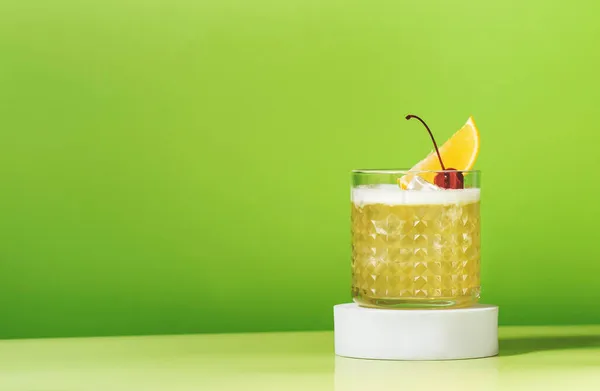 Whiskey Cocktail Alcolico Popolare Acido Con Bourbon Succo Limone Albume — Foto Stock