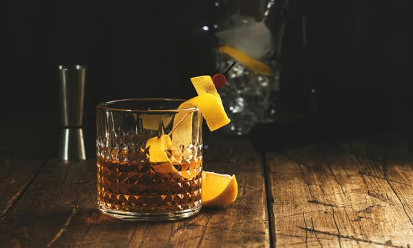 Sazerac Cocktail Cognac Bourbon Absinthe Bitters Sugar Lemon Zest Old — стоковое фото