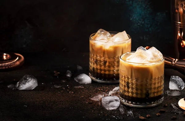 White Russian Alcoholi Cocktail Drink Vodka Coffee Liqueur Cream Ice — 스톡 사진