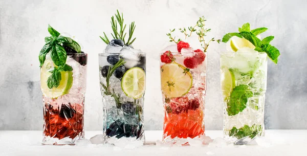 Cocktails Mocktails Cold Drinks Classic Summer Refreshing Long Drink Highballs — Stockfoto