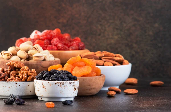 Noten Gedroogde Vruchten Assortiment Gezonde Snacks Gedroogde Abrikozen Vijgen Rozijnen — Stockfoto