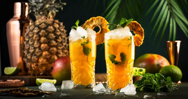 Alcoholic Cocktail Vodka Pineapple Juice Mango Liquor Ice Long Drink — Stock Photo, Image