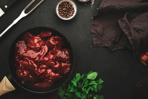 Fresh Raw Chicken Liver Frying Pan Ingredients Cooking Concrete Green — Stock Photo, Image