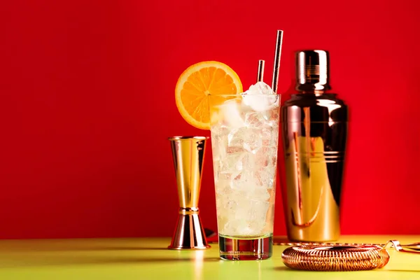 Cóctel Alcohólico Tom Collins Con Ginebra Seca Jarabe Zumo Limón — Foto de Stock