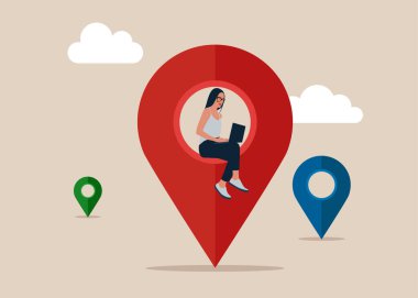 Konum haritasında bilgisayarla uzaktan çalışan bir çalışan. Uzaktan çalışma ya da uzaktan çalışma, sanal ofis ya da herhangi bir yerde çalışma, serbest ya da çevrimiçi ofis. 