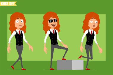 Çizgi film düz komik, kırmızı kravatlı, iş elbiseli, kızıl saçlı kız karakteri. Başarılı, yorgun çocuk hedefine doğru yürüyor. Animasyon için hazır. Yeşil arka planda izole edilmiş. Vektör seti.