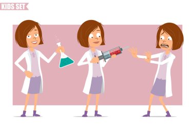 Çizgi film düz komik küçük bilim adamı beyaz üniformalı doktor kız karakteri. Çocuk korkmuş, elinde kimyasal matara ve şırınga var. Animasyon için hazır. Pembe arka planda izole edilmiş. Vektör seti.