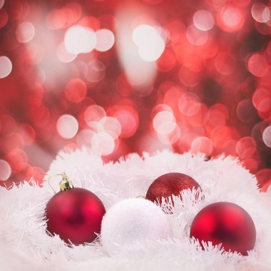 Kırmızı ışık saçan soyut Noel arkaplanı