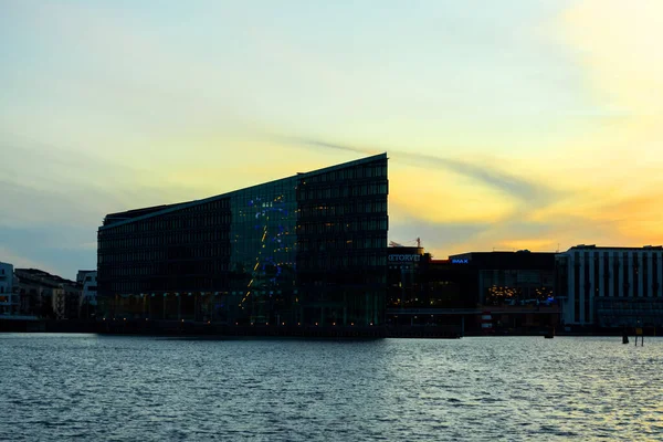 Kopenhagen Dänemark September 2021 Schönes Modernes Glasgebäude Ufer Des Kanals — Stockfoto