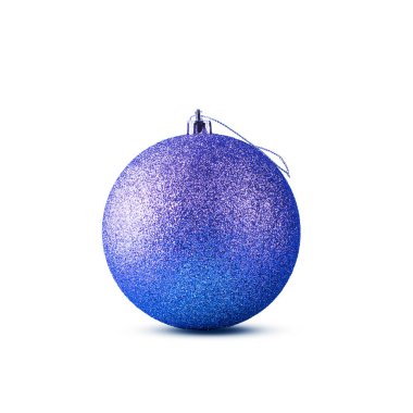 Mavi Noel topu beyaz arka planda izole edilmiş. Tatillerde. İtiraz ediyorum. Yeni yıl süsü. Dekorasyonlar..