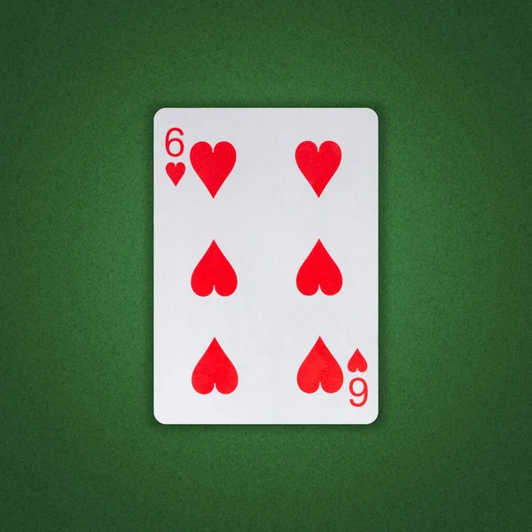 Six Hearts Met Een Groene Pokerachtergrond Gokken Kaarten Spelen Achtergrond — Stockfoto