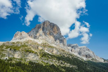 Tofana di Rozes, Passo Falzarego 'dan tepe noktası, İtalya' nın Veneto, Belluno ilindeki Dolomitler.