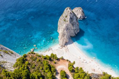 Yunanistan 'ın Zakynthos İyon adasındaki Mizithres kayalığının hava manzarası.