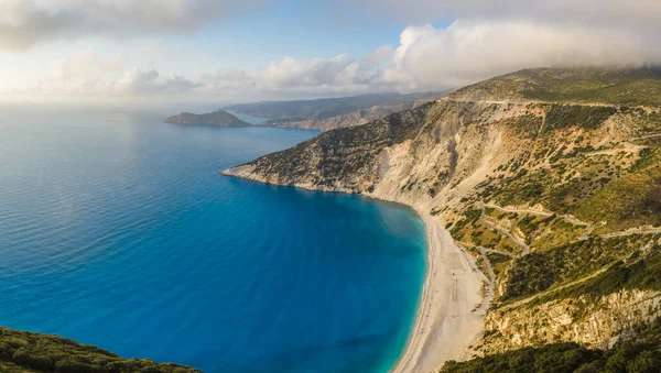 Spiaggia Myrtos Con Baia Blu Sull Isola Cefalonia Grecia — Foto Stock