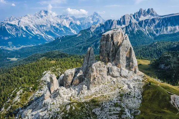 Luchtfoto Van Cinque Torri Het Dolomieten Gebergte Italië Episch Landschap — Stockfoto