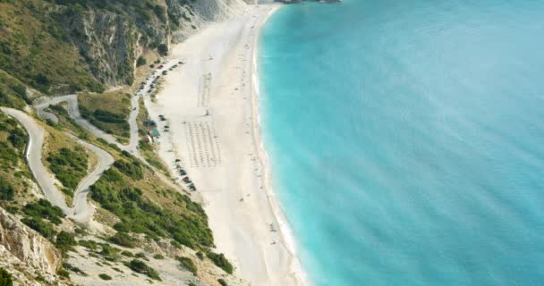 Yunanistan Kefalonia Adasındaki Ünlü Myrtos Plaj Yazı Günü — Stok video