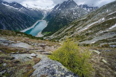 Schlegeis Stausee ve Alp Dağları 'nın güzel manzarası. Zillertal, Avusturya, Avrupa.