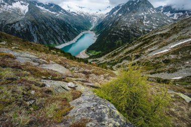 Schlegeis Stausee ve Alp Dağları 'nın güzel manzarası. Zillertal, Avusturya, Avrupa.