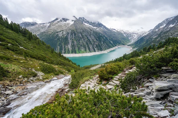 Schlegeis Stausee göl manzaralı. Zillertal, Avusturya - Avrupa