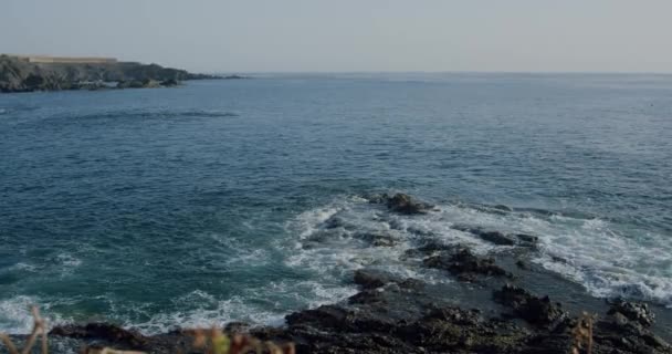 スペイン カナリア諸島 テネリフェ島の南海岸に位置するAlcala 小さな港と漁村 — ストック動画