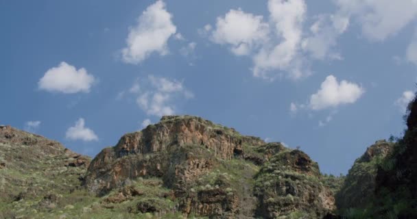 Paisagem Montanhosa Rochosa Barranco Del Infierno Perto Adeje Tenerife Mostrando — Vídeo de Stock
