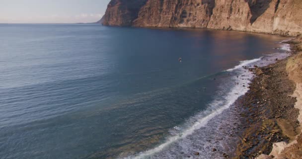 Spiaggia Los Gigantes Tramonto Calmo Oceano Atlantico Tenerife Isole Canarie — Video Stock