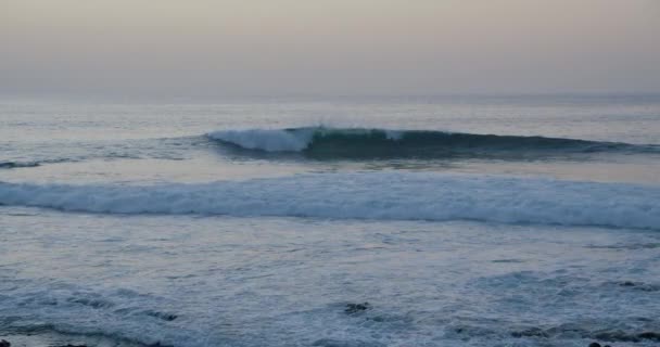Čistý Azurový Atlantický Oceán Pozadí Skalnatého Pobřeží Západ Slunce Sopečné — Stock video