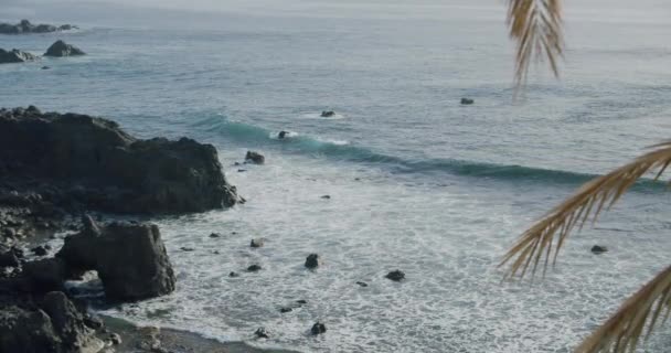 Zwarte Stenen Vulkanisch Strand Van Atlantische Oceaan Zuidkust Van Tenerife — Stockvideo